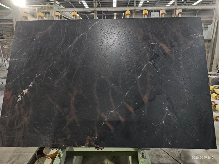 Brownie Quartzite — Slab photograph · Catalogue p. 8